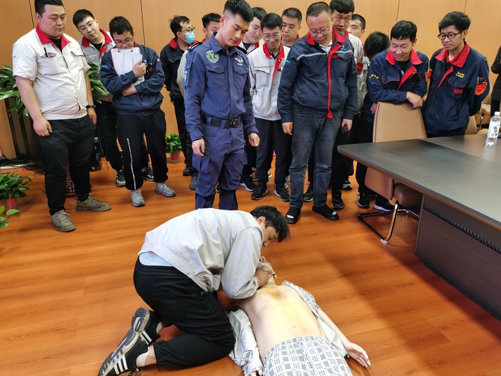 洪洞县应急局莅临我司开展清静帮扶运动4.jpg